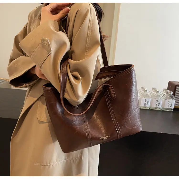 Large Capacity Women's Brown Leather Tote Bag — feature 13