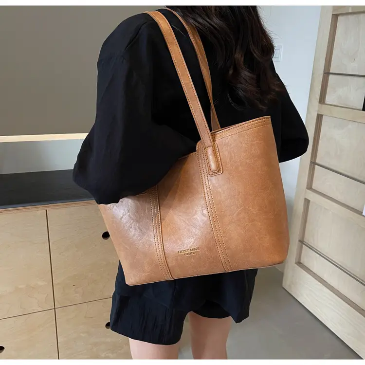 Large Capacity Women's Brown Leather Tote Bag — feature 14