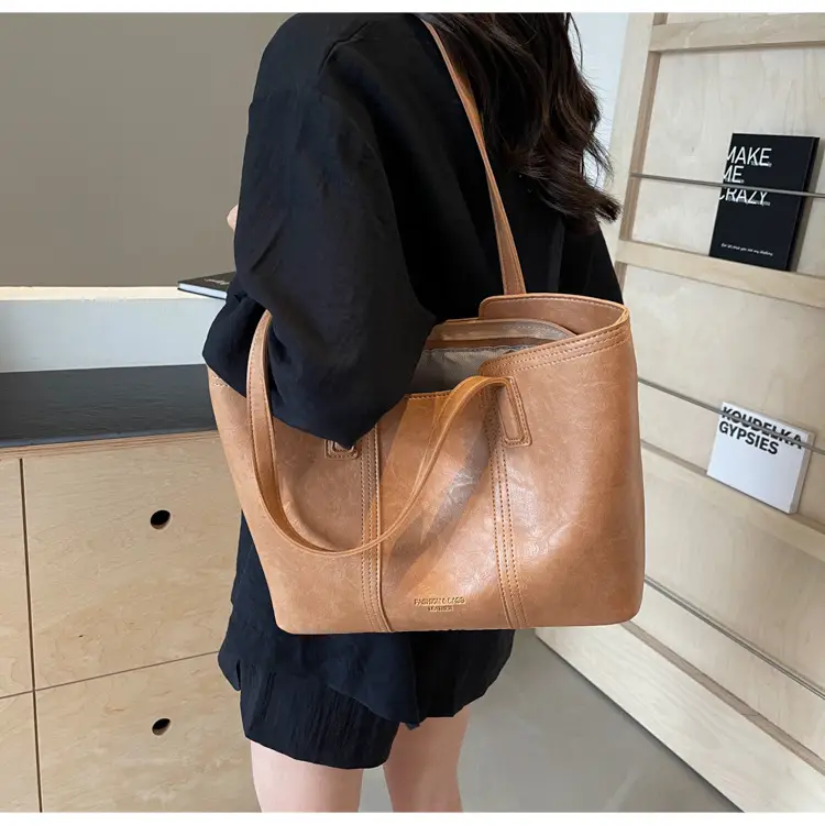 Large Capacity Women's Brown Leather Tote Bag — feature 15