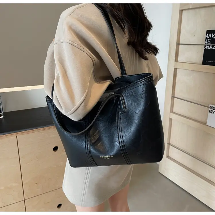 Large Capacity Women's Brown Leather Tote Bag — feature 18