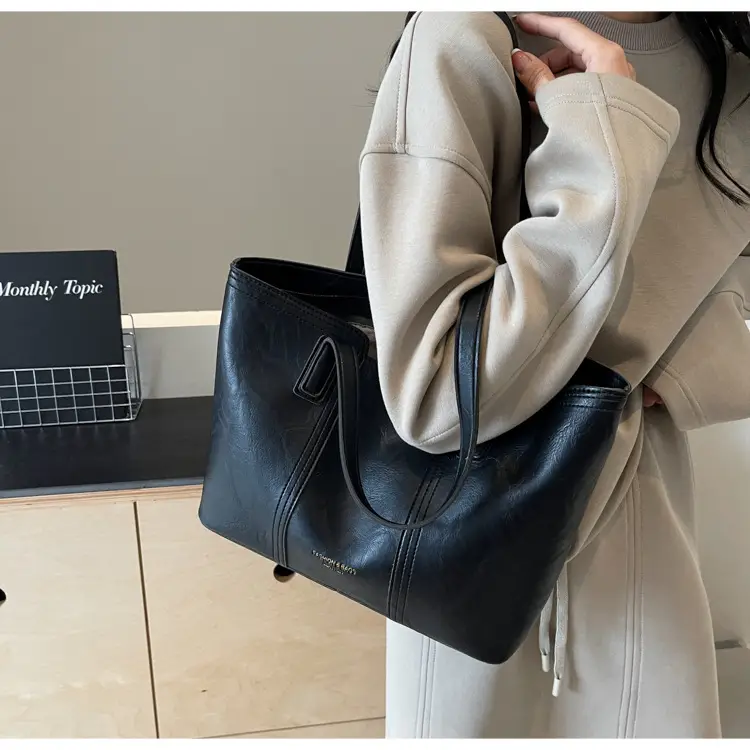 Large Capacity Women's Brown Leather Tote Bag — feature 19
