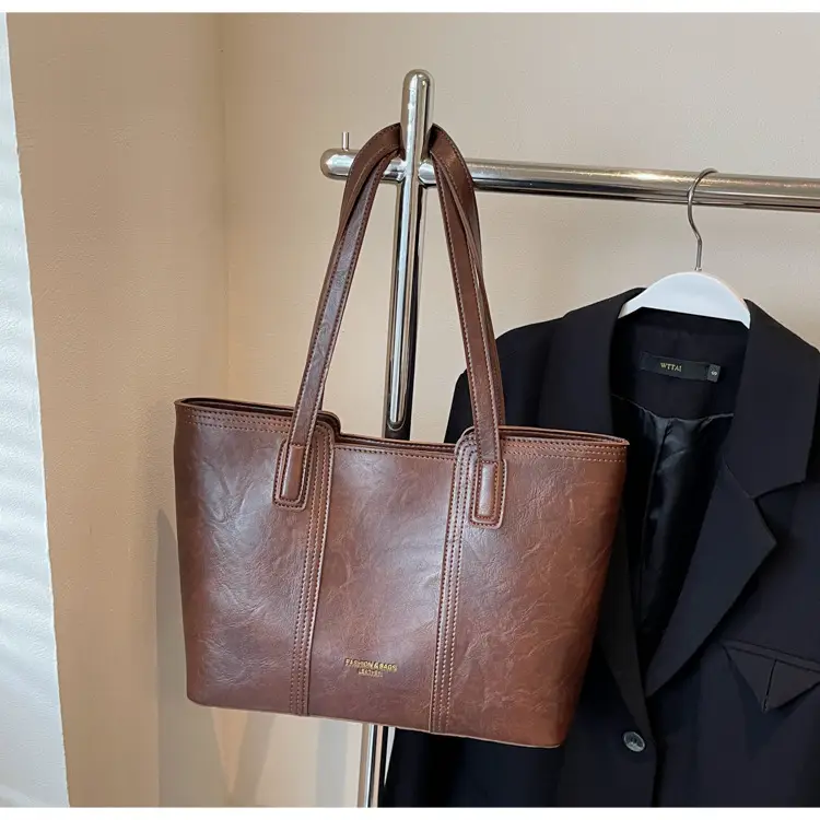 Large Capacity Women's Brown Leather Tote Bag — feature 22