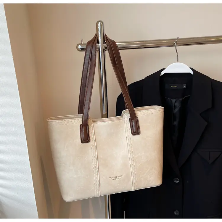 Large Capacity Women's Brown Leather Tote Bag — feature 23