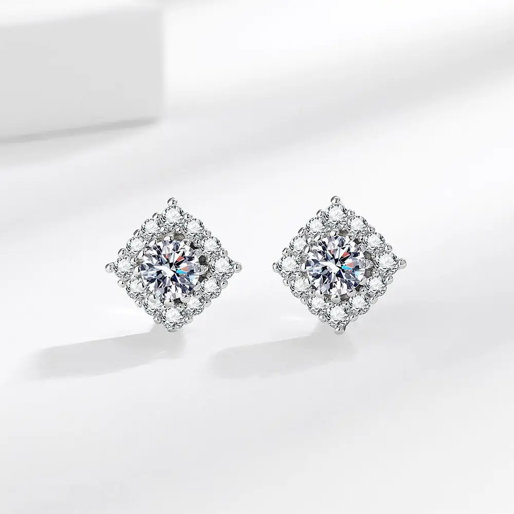Luxury Shiny Clover Earrings for Women - Image 2