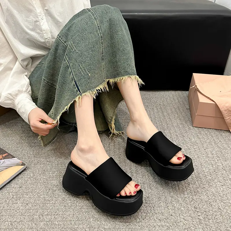 Thick-Soled Slippers for Women's Summer Outer Wear Wholesale New Internet Celebrity Super Hot Sandals Women's High-Heeled Beach Sandals Slippers - Image 3