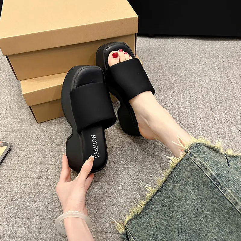 Thick-Soled Slippers for Women's Summer Outer Wear Wholesale New Internet Celebrity Super Hot Sandals Women's High-Heeled Beach Sandals Slippers - Image 5