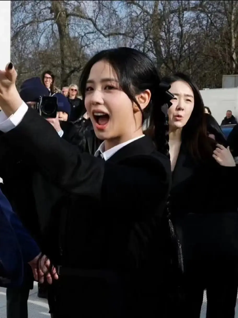 Jisoo Jisoo's Same Style Black Bow Hairpin Preppy Style Streamer Double Ponytail Hair Accessories Girl Ribbon Hairpin — feature 3