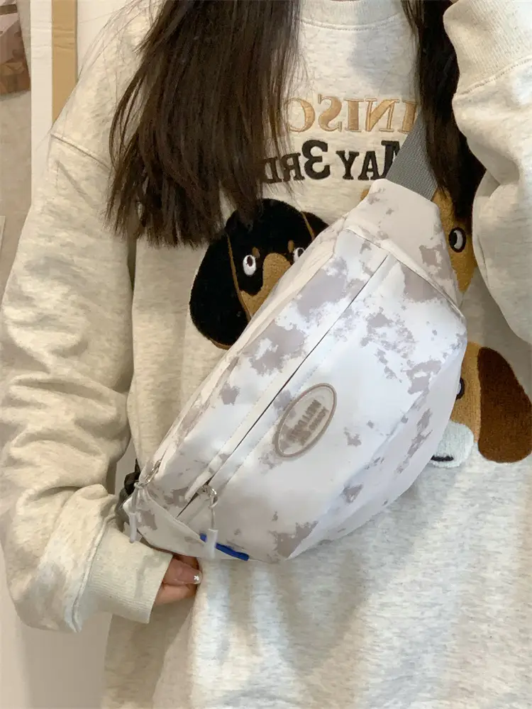 Women's Korean Style Chest Bag with Panda Print — feature 6