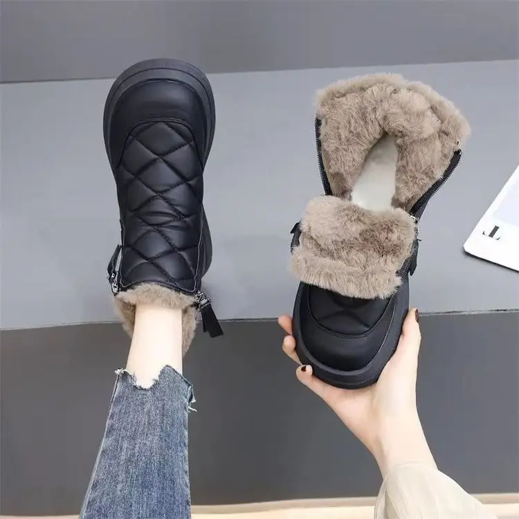 Black fleece-lined