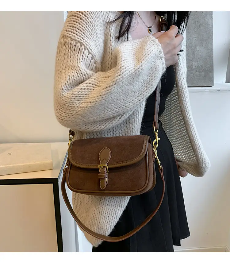 Retro Crossbody Bag Women's Burgundy 2024 — feature 1