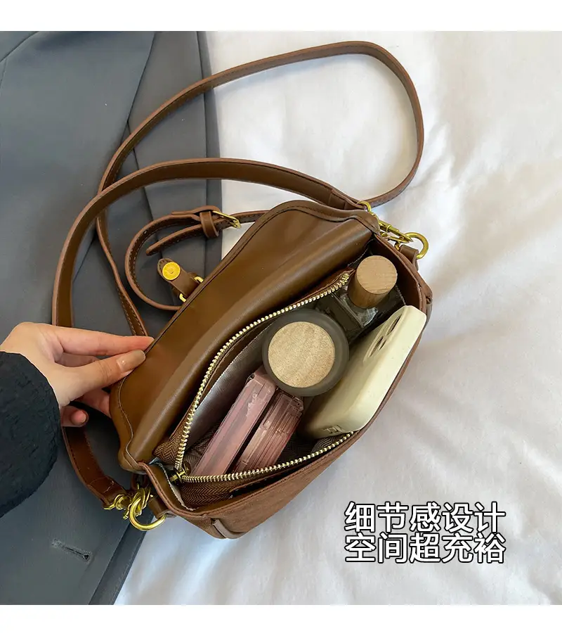 Retro Crossbody Bag Women's Burgundy 2024 — feature 5