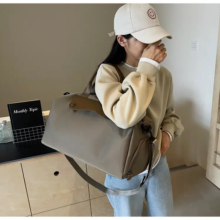 Large Capacity Korean Style Travel Bag Grey — feature 40