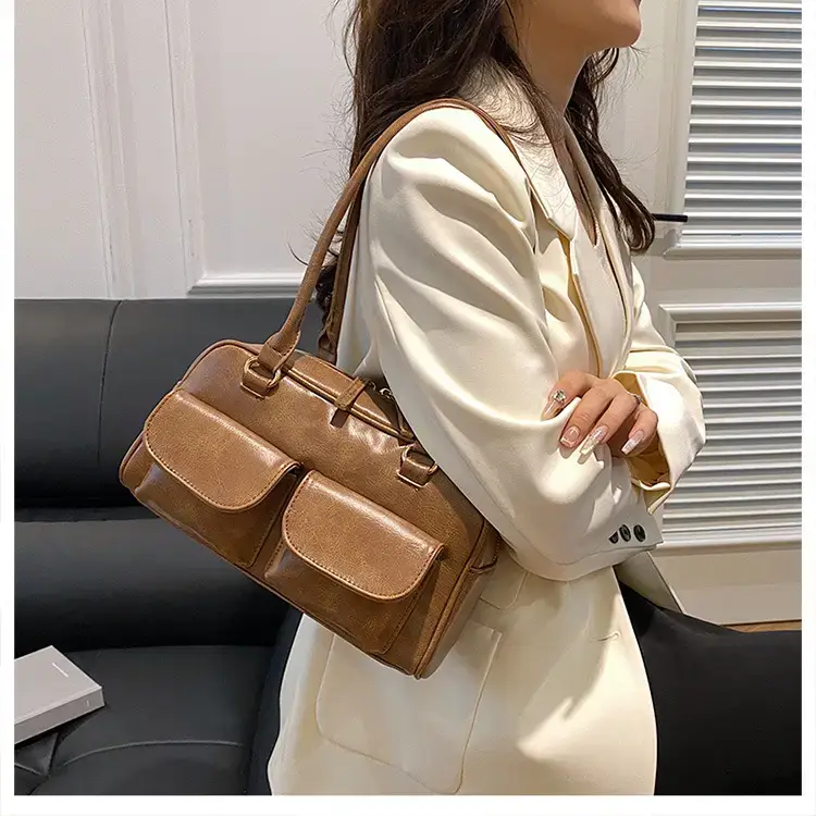 Black Retro Textured Shoulder Bag for Women — feature 11
