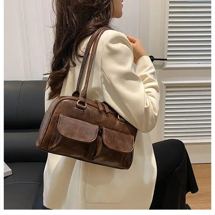 Black Retro Textured Shoulder Bag for Women — feature 12