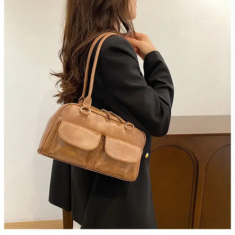 Black Retro Textured Shoulder Bag for Women — feature 16