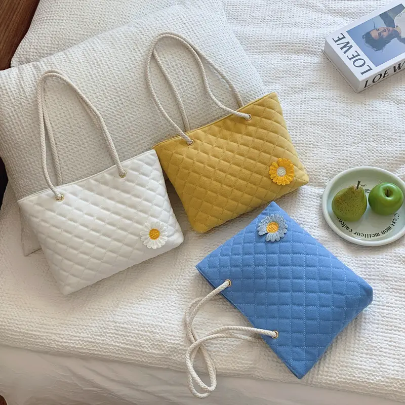 Women Quilted Sunflower Shoulder Bag Yellow 2024 - Image 7