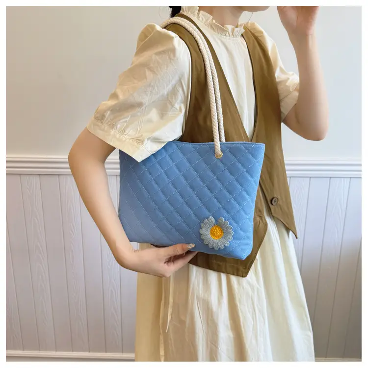 Women Quilted Sunflower Shoulder Bag Yellow 2024 — feature 9