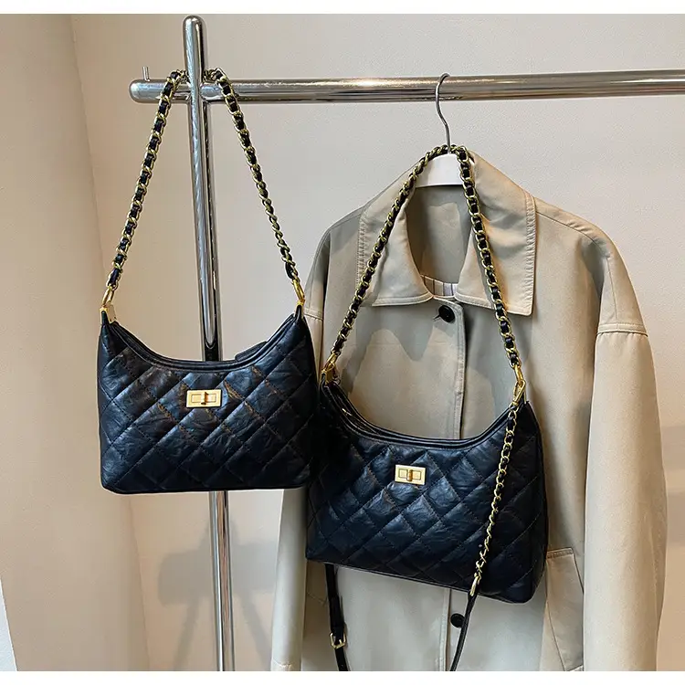 Black Quilted Chain Tote Bag for Women 2025 — feature 11