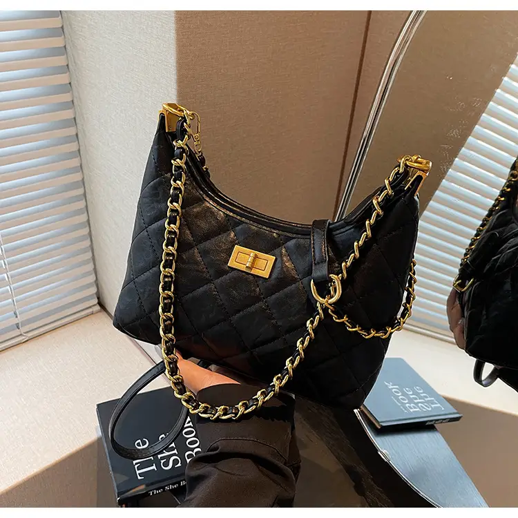 Black Quilted Chain Tote Bag for Women 2025 — feature 12