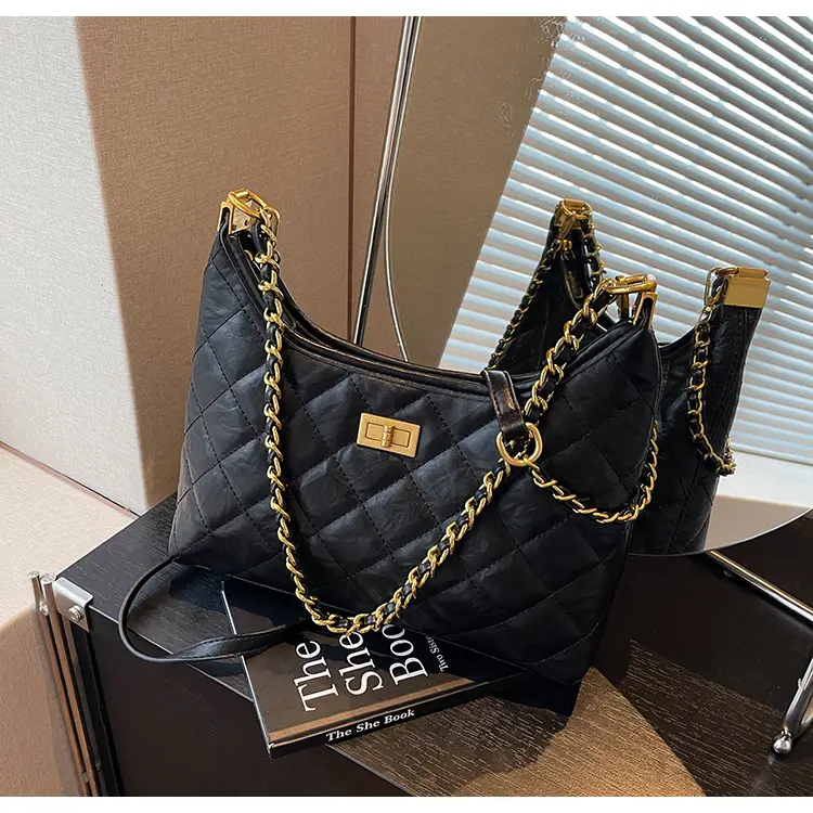 Black Quilted Chain Tote Bag for Women 2025 — feature 14