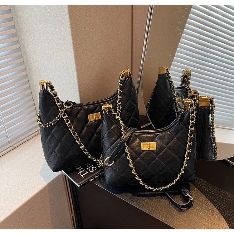 Black Quilted Chain Tote Bag for Women 2025 — feature 15