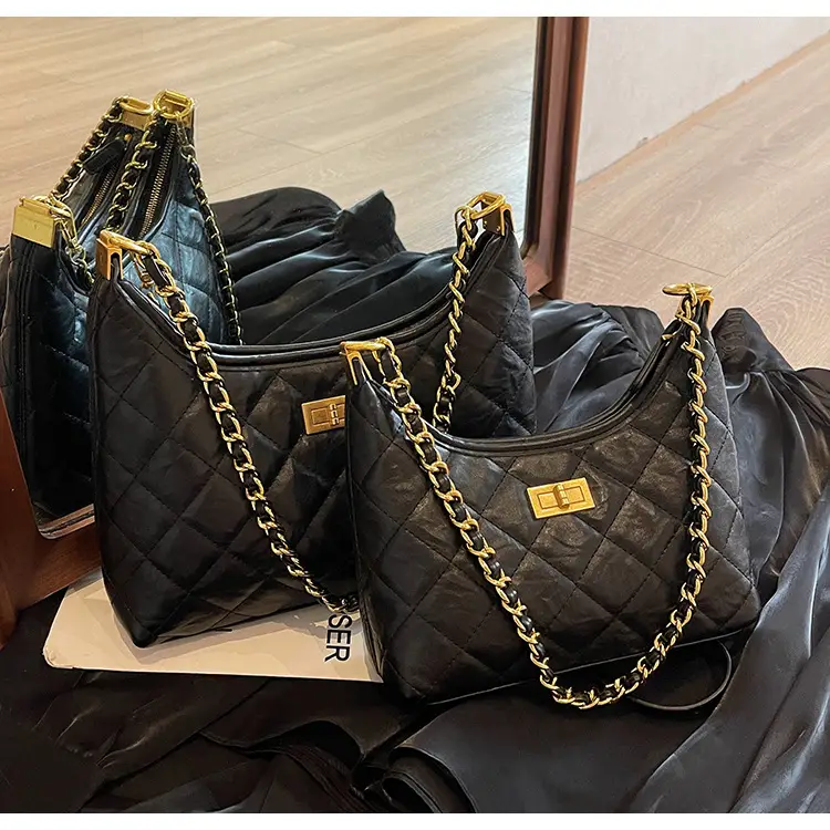Black Quilted Chain Tote Bag for Women 2025 — feature 16