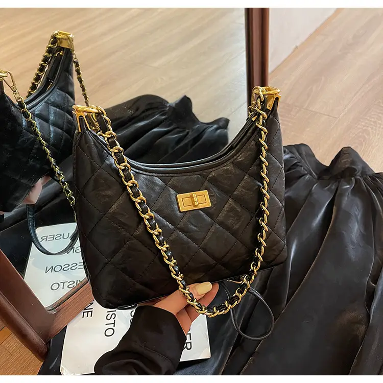 Black Quilted Chain Tote Bag for Women 2025 — feature 17