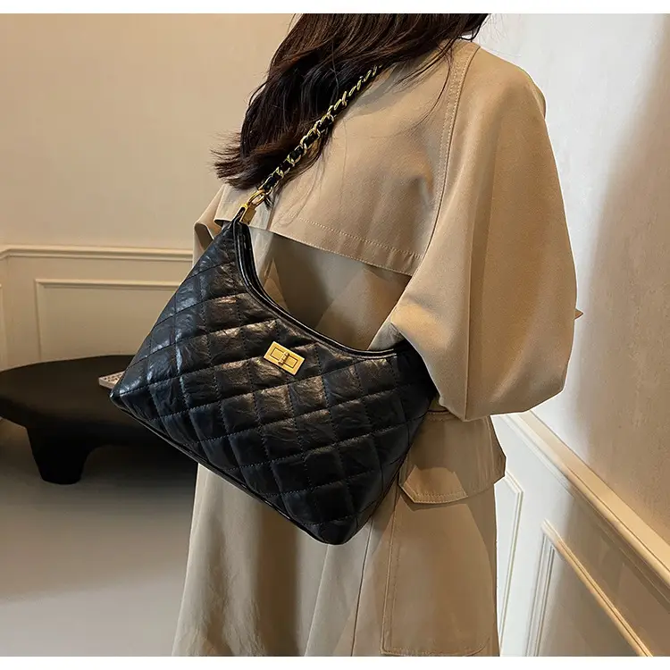 Black Quilted Chain Tote Bag for Women 2025 — feature 26