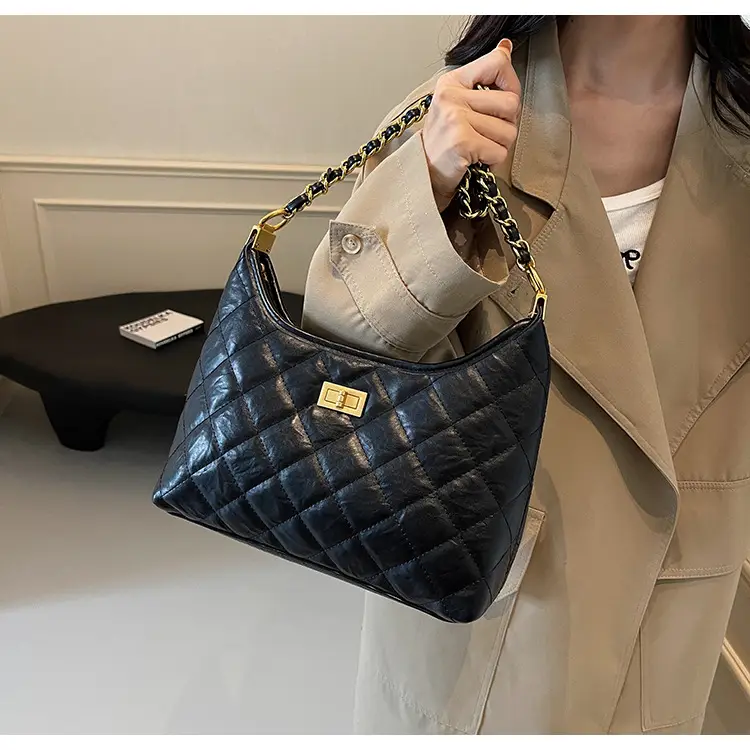 Black Quilted Chain Tote Bag for Women 2025 — feature 28