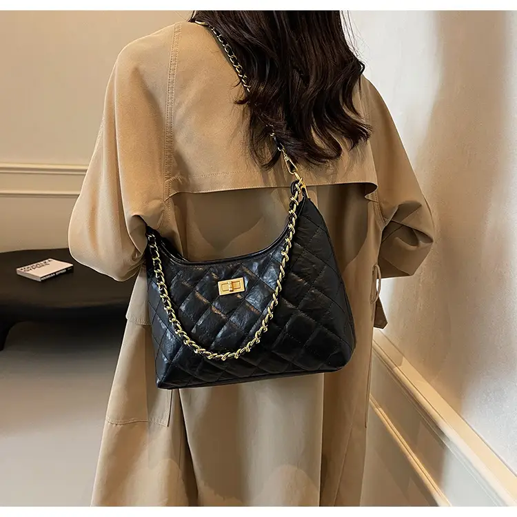 Black Quilted Chain Tote Bag for Women 2025 — feature 30