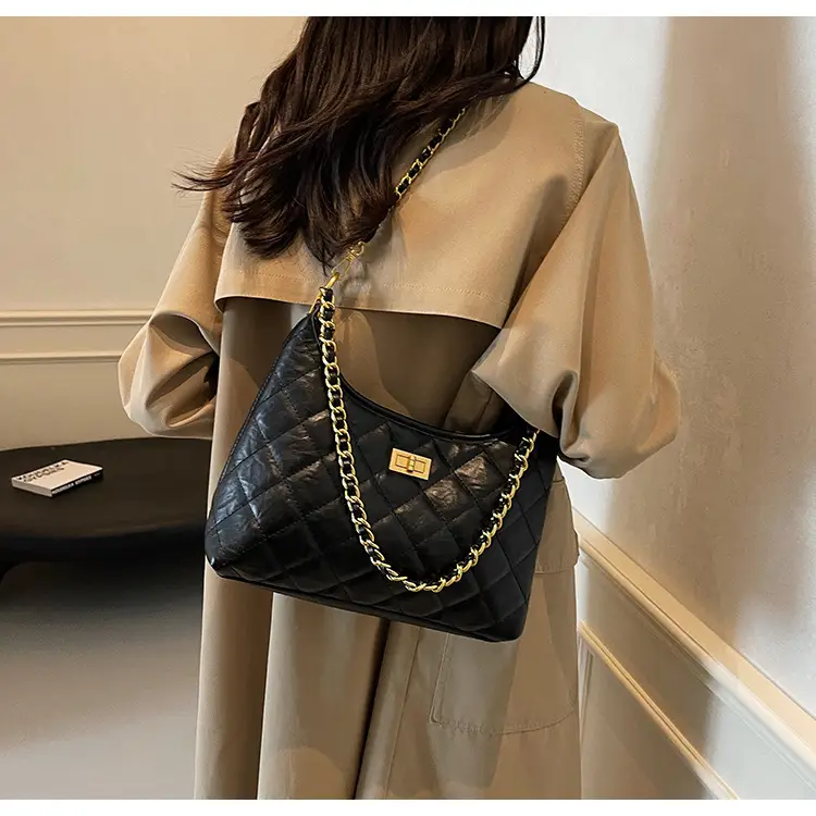 Black Quilted Chain Tote Bag for Women 2025 — feature 31