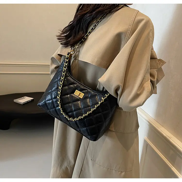 Black Quilted Chain Tote Bag for Women 2025 — feature 32