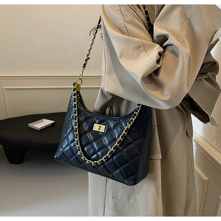 Black Quilted Chain Tote Bag for Women 2025 — feature 34