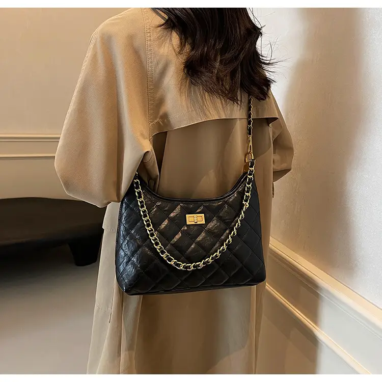 Black Quilted Chain Tote Bag for Women 2025 — feature 35