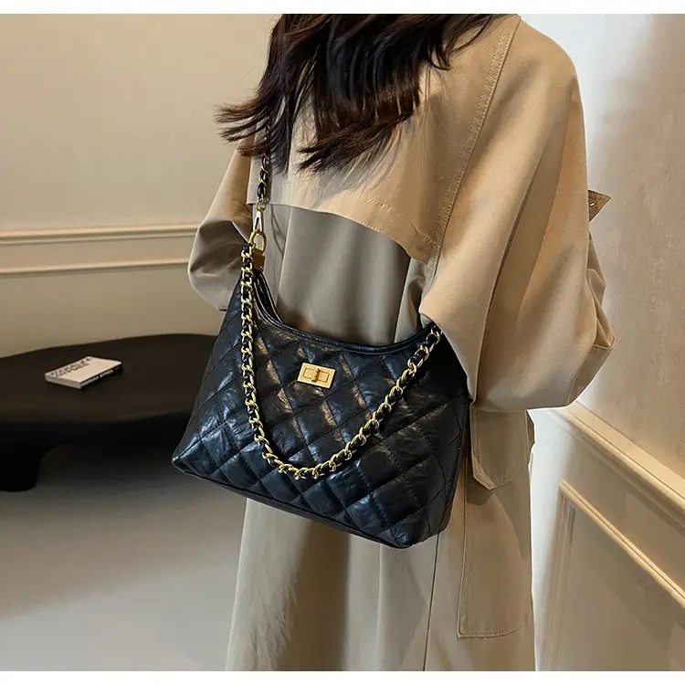 Black Quilted Chain Tote Bag for Women 2025 — feature 37