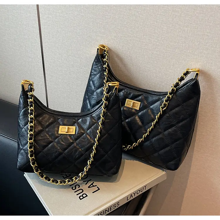 Black Quilted Chain Tote Bag for Women 2025 — feature 40