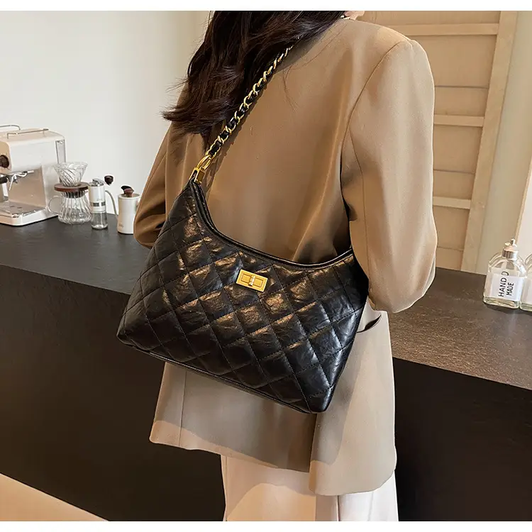 Black Quilted Chain Tote Bag for Women 2025 — feature 42