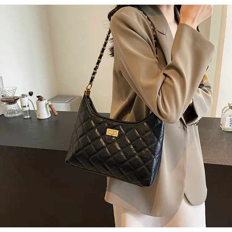 Black Quilted Chain Tote Bag for Women 2025 — feature 43