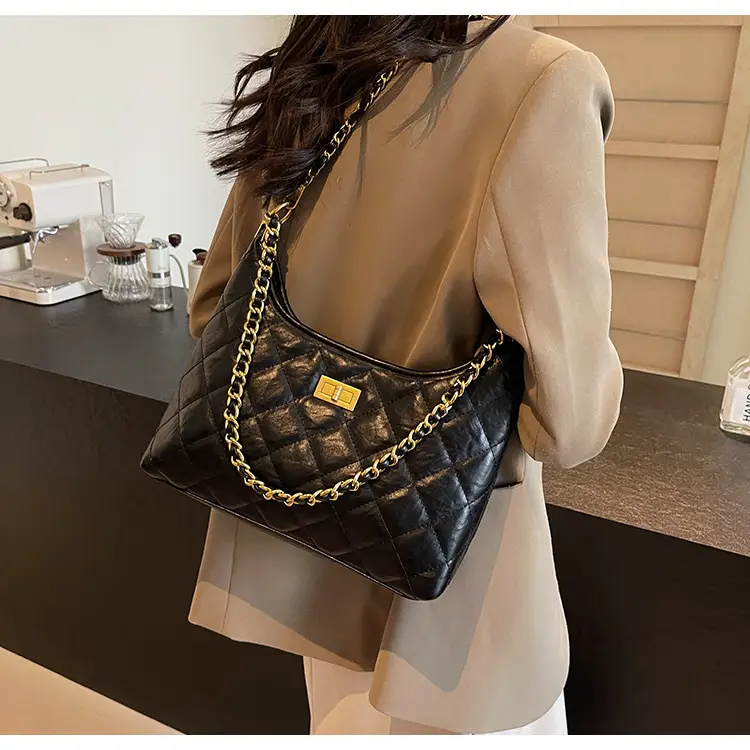 Black Quilted Chain Tote Bag for Women 2025 — feature 44