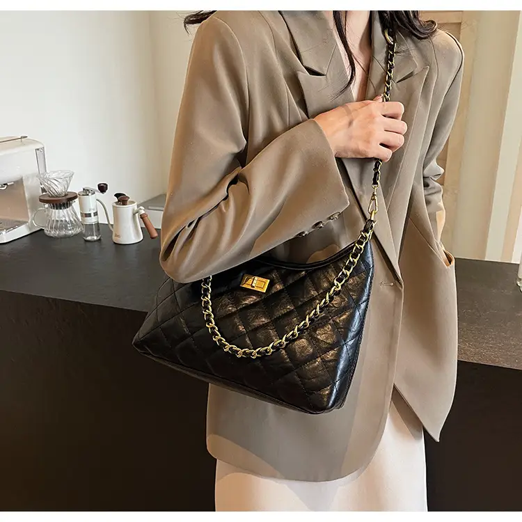 Black Quilted Chain Tote Bag for Women 2025 — feature 47