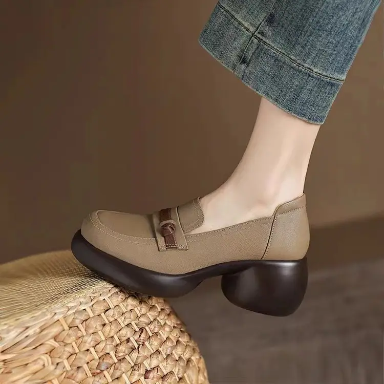 Women's Black Leather Heeled Loafers Autumn 2024 — feature 2