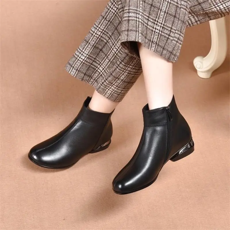 Women's Brown Leather Round Heel Boots with Fleece Lining - Image 4