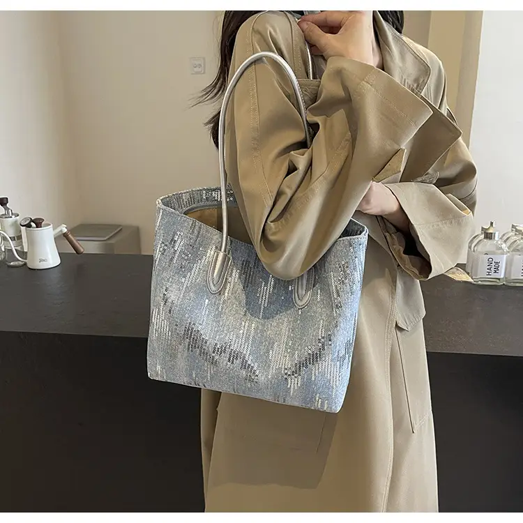 Women's Sparkly Silver Shoulder Bag 2024 New — feature 10