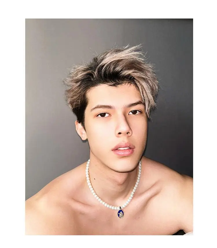 Men's Pearl Clavicle Necklace with Blue Pendant — feature 2
