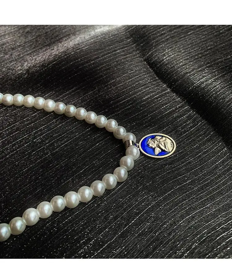 Men's Pearl Clavicle Necklace with Blue Pendant — feature 5