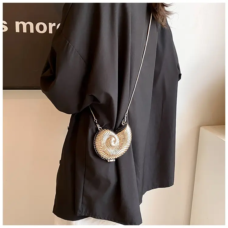 Niche Design Underarm Bag 2024 New Fashion Small Round Bag Shoulder Red Bag Western Style Beautiful Chain Crossbody Bag — feature 13