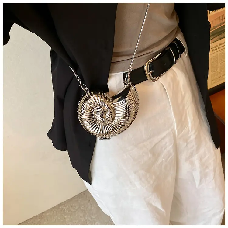 Niche Design Underarm Bag 2024 New Fashion Small Round Bag Shoulder Red Bag Western Style Beautiful Chain Crossbody Bag — feature 15