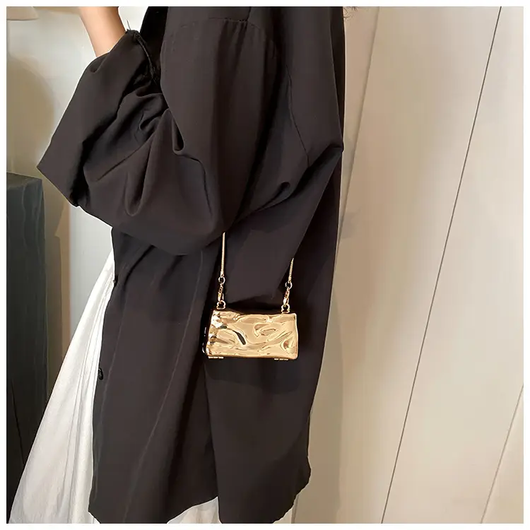Niche Design Underarm Bag 2024 New Fashion Small Round Bag Shoulder Red Bag Western Style Beautiful Chain Crossbody Bag — feature 16