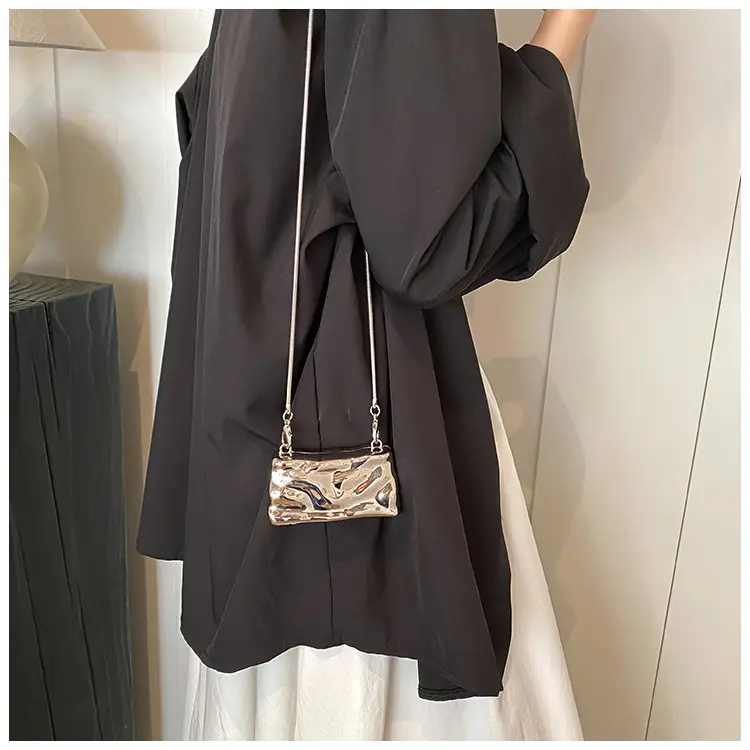 Niche Design Underarm Bag 2024 New Fashion Small Round Bag Shoulder Red Bag Western Style Beautiful Chain Crossbody Bag — feature 19
