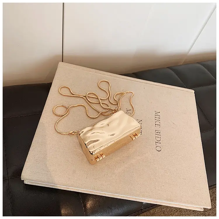 Niche Design Underarm Bag 2024 New Fashion Small Round Bag Shoulder Red Bag Western Style Beautiful Chain Crossbody Bag - Image 2